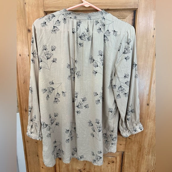 St Johns Bay Floral Peasant-Feel Blouse Size Large Tan/ Black Romantic Feminine - Picture 2 of 8